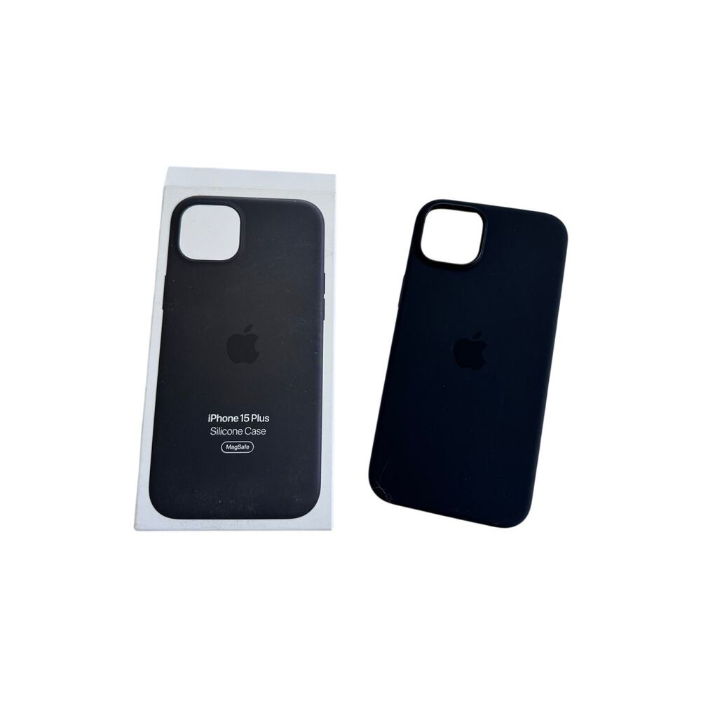NEW Apple iPhone 15 Plus Black Silicone Case w/ MagSafe